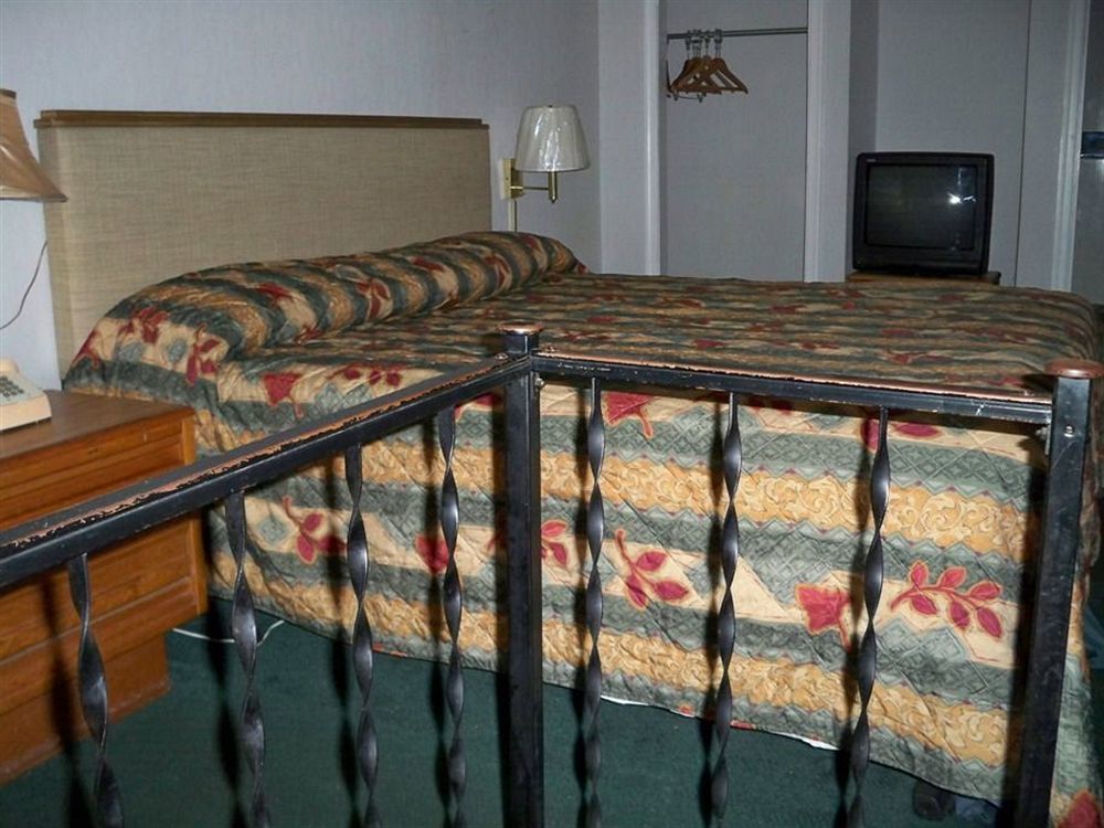 Pennswoods Inn Манхейм Экстерьер фото